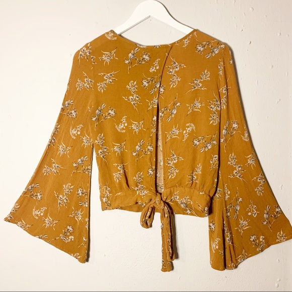 Daytrip Floral Top with Bell Sleeves - Picture 3 of 3